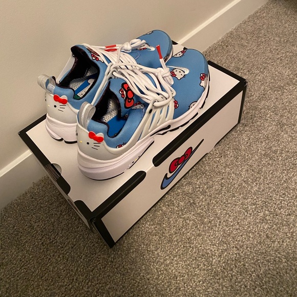 Nike Air Presto x Hello Kitty - Size 6 - Picture 2 of 4